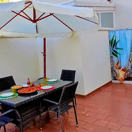 Appartement A Due Passi Dal Centro Di - Terra E Luna Rossa Conversano