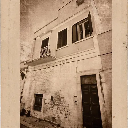 Appartement A Due Passi Dal Centro Di - Terra E Luna Rossa