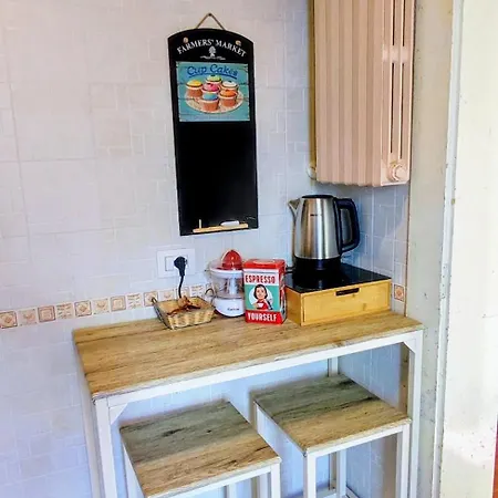 A Due Passi Dal Centro Di - Terra E Luna Rossa Appartement *
