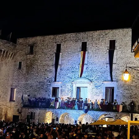 Appartement A Due Passi Dal Centro Di - Terra E Luna Rossa *