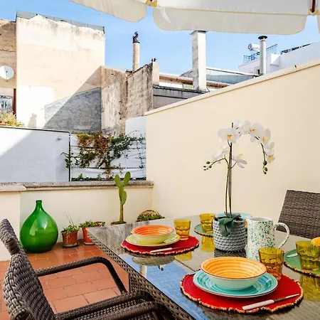 A Due Passi Dal Centro Di - Terra E Luna Rossa Appartement Conversano